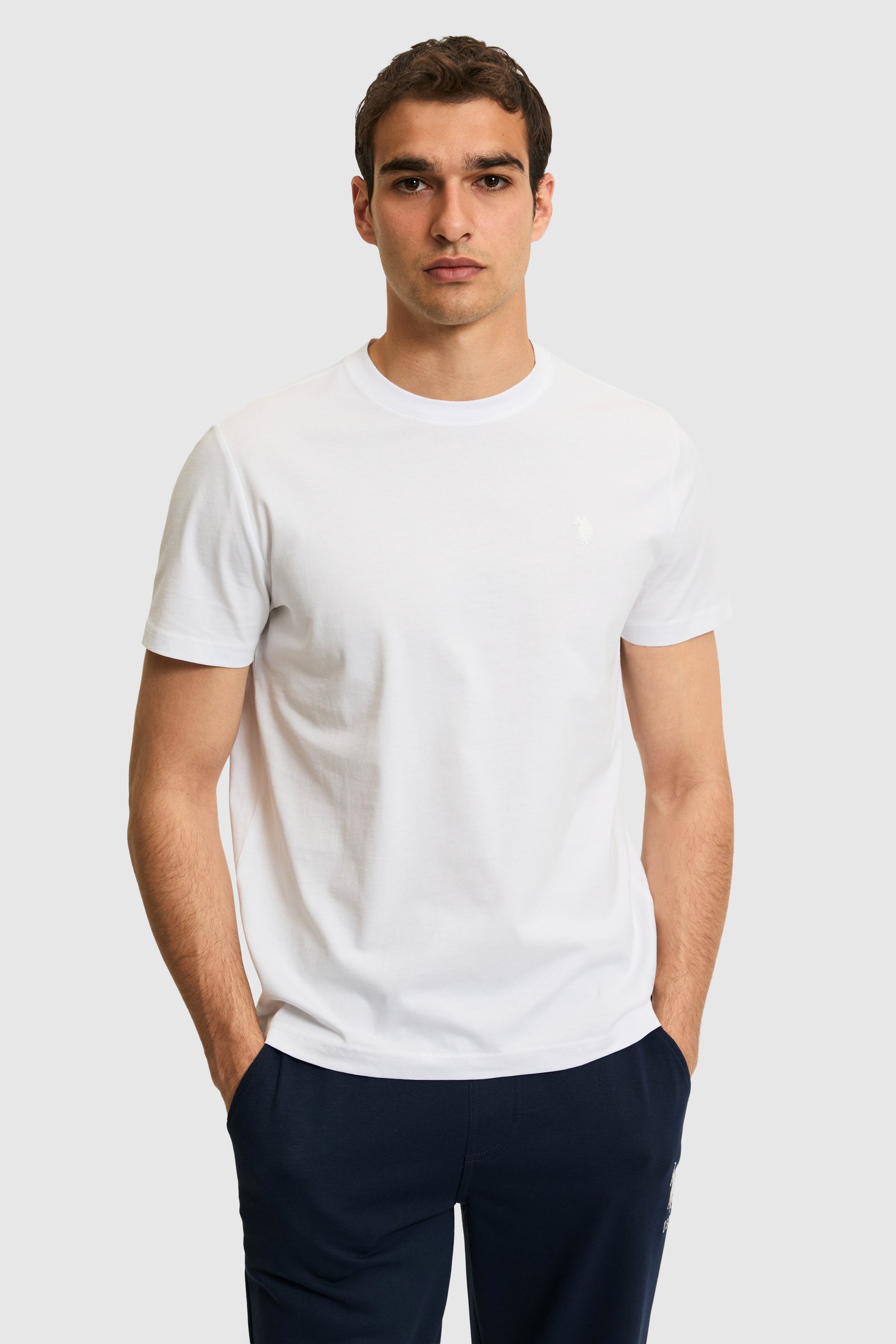 Tricou Barbat Alb Cu Guler Rotund Si Imprimeu Logo