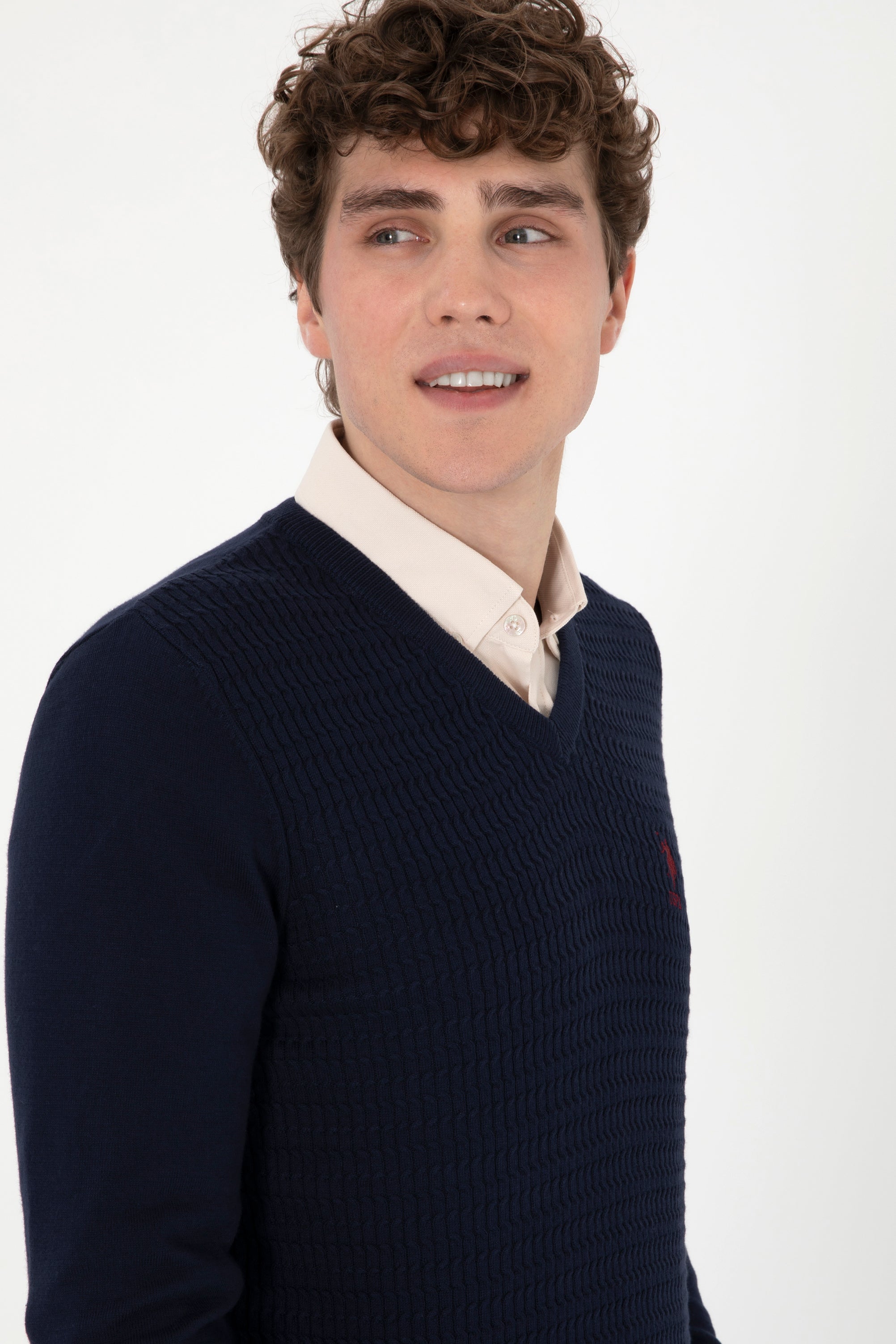 Pulover Barbat Bleumarin Cu Guler in V  Si Textura Cable