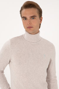 Pulover Barbat Bej Cu Guler Inalt si Logo Brodat