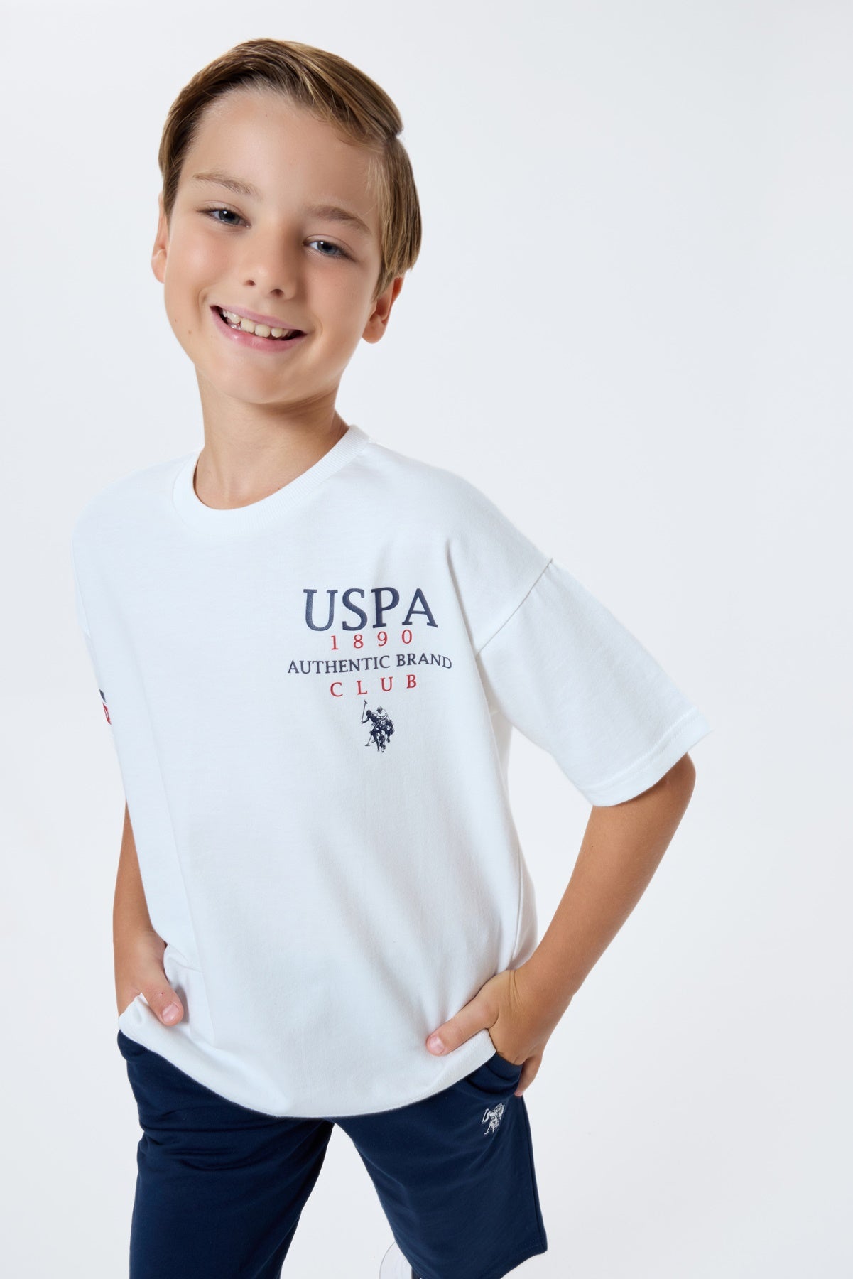 Set 2 Piese Băieți - Tricou Alb Oversize cu Print Logo Și Pantaloni Scurți Bleumarin
