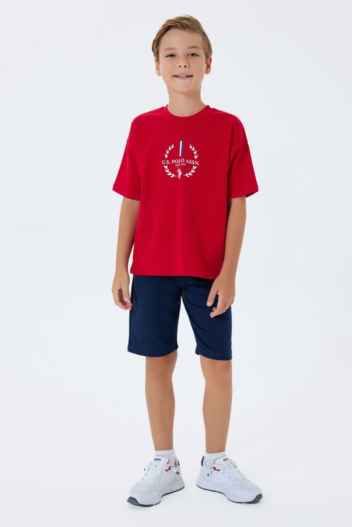 Set 2 Piese Băieți - Tricou Roșu cu Logo Și Pantaloni Scurți Bleumarin