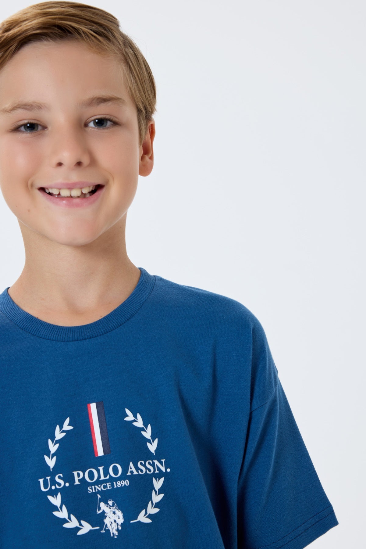 Set 2 Piese Băieți - Tricou Cu Logo Și Pantaloni Scurți Albastru Inchis