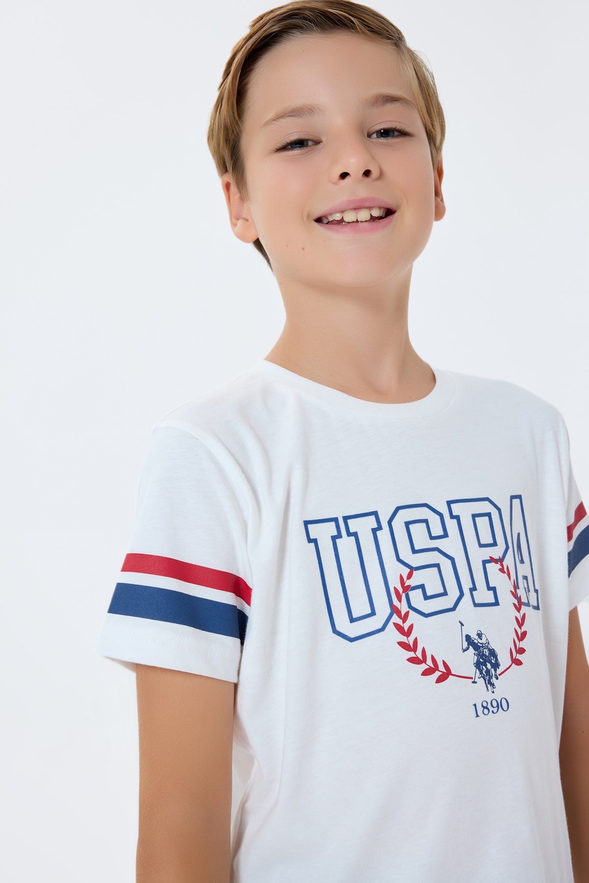 Set 2 Piese Băieți - Tricou Alb Cu Imprimeu Logo Și Pantaloni Scurți Bleumarin