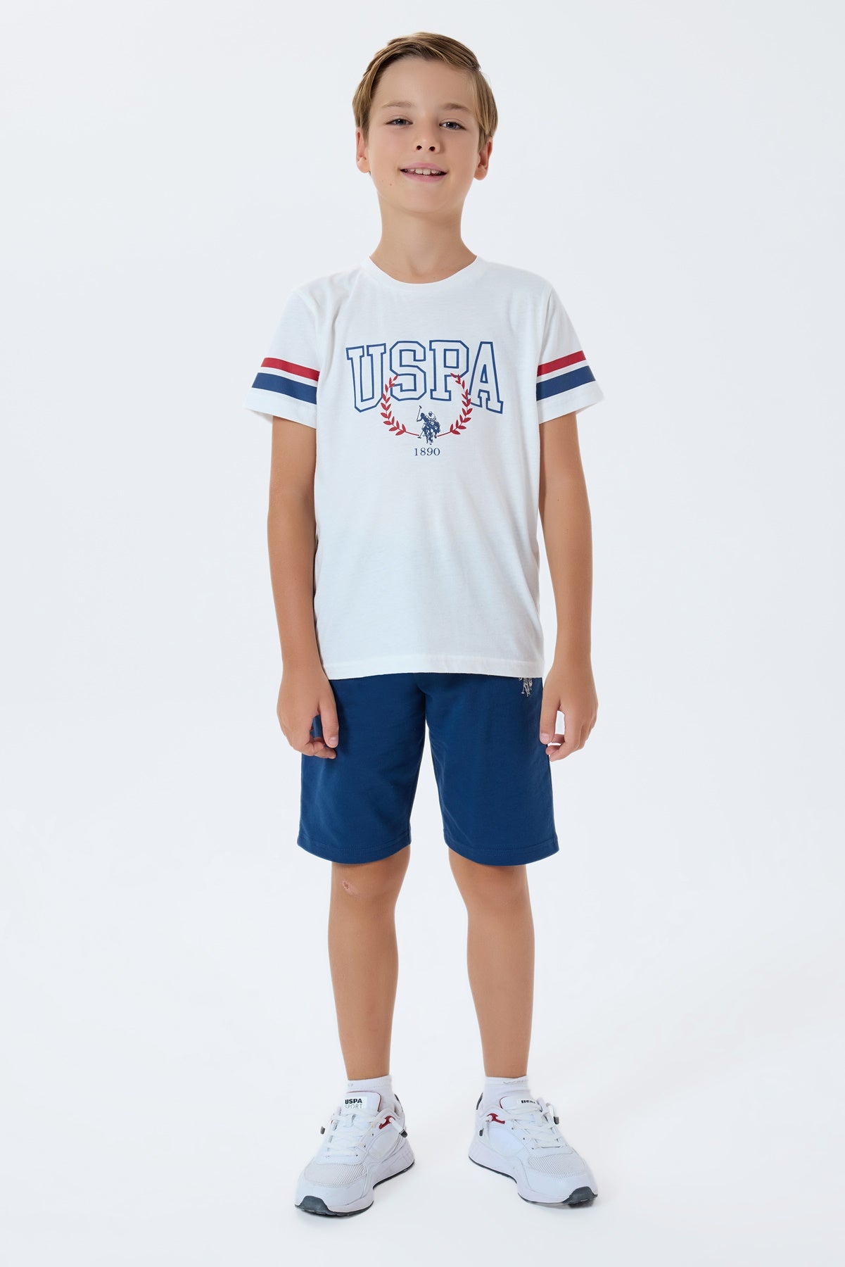 Set 2 Piese Băieți - Tricou Alb Cu Imprimeu Logo Și Pantaloni Scurți Bleumarin