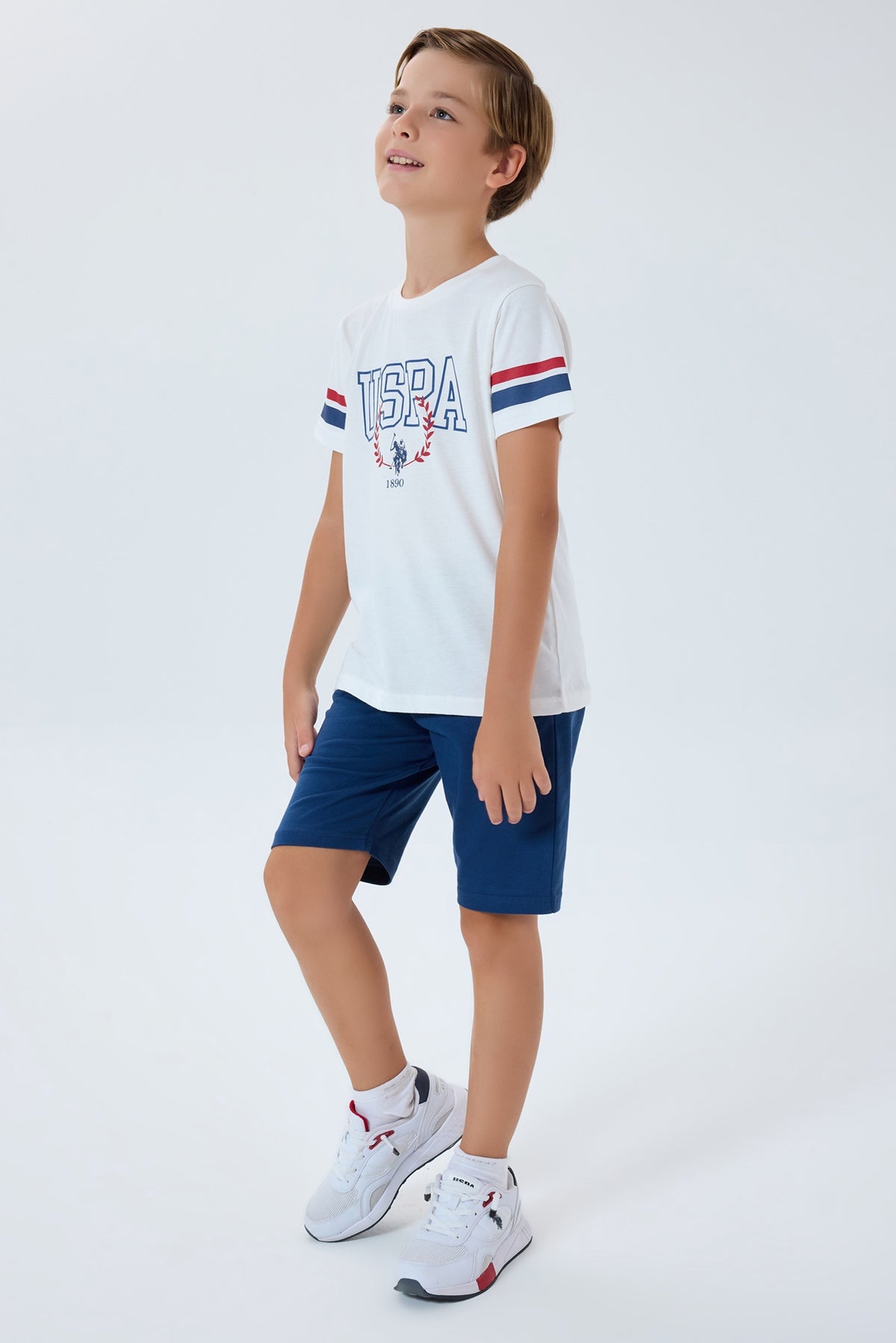 Set 2 Piese Băieți - Tricou Alb Cu Imprimeu Logo Și Pantaloni Scurți Bleumarin