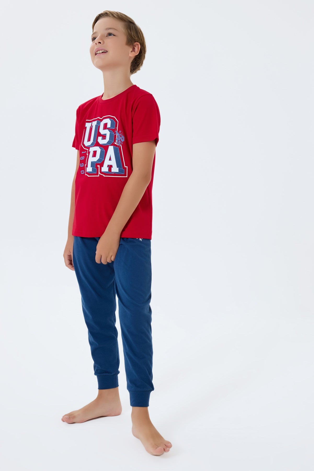 Set 2 Piese Băieți - Tricou Roșu Cu Imprimeu Logo Și Pantaloni Lungi Bleumarin