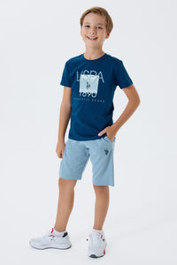 Set 2 Piese Băieți - Tricou Bleumarin cu Imprimeu Logo Și Pantaloni Scurți Albastru Prăfuit
