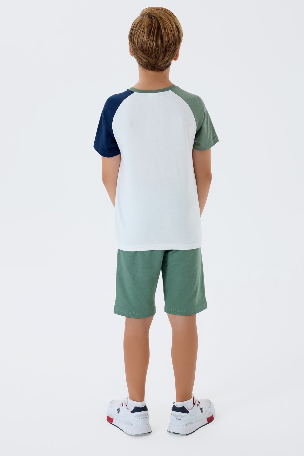 Set 2 Piese Băieți - Tricou Alb cu Imprimeu Logo Și Pantaloni Scurți Verde Salvie