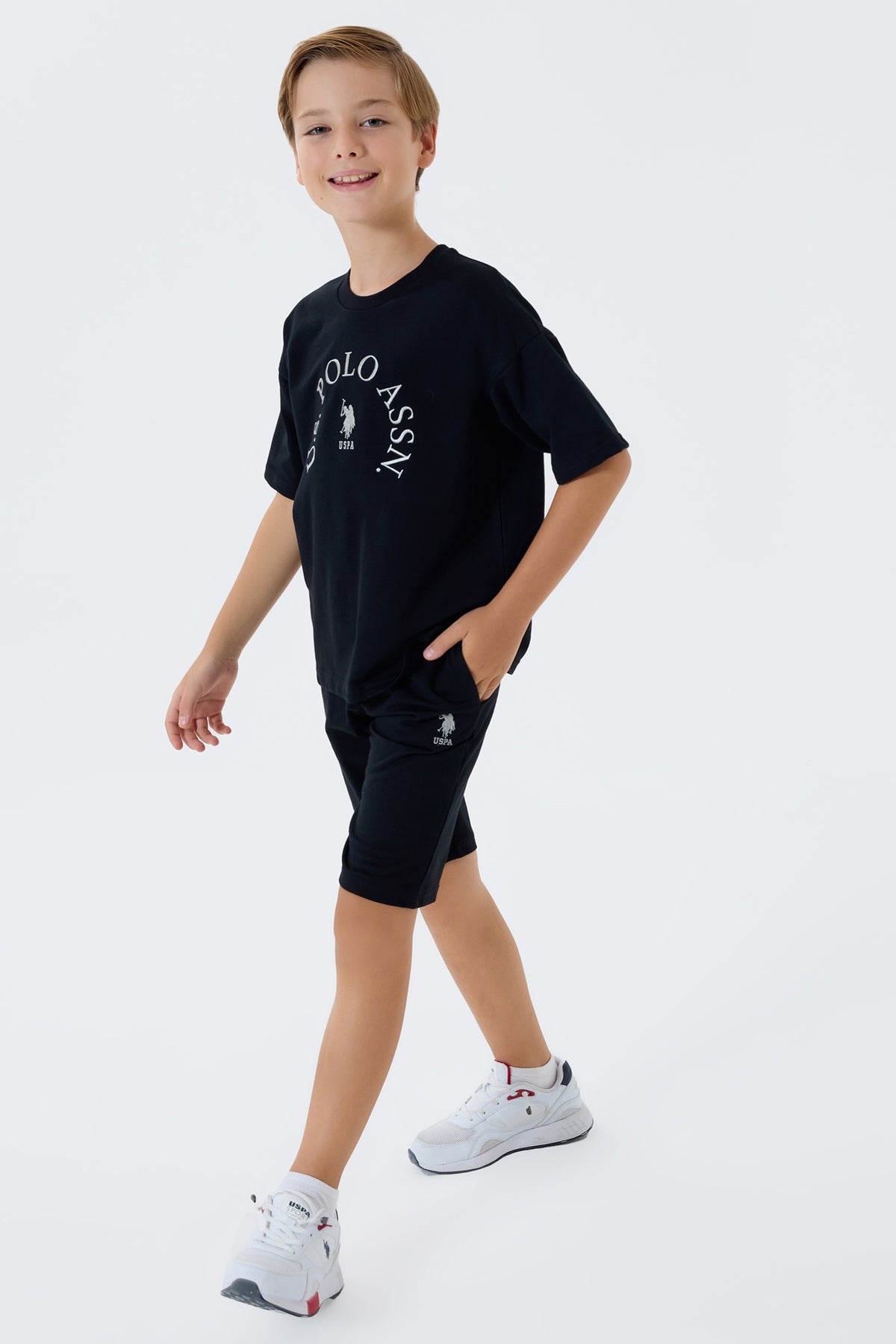 Set 2 Piese Băieți - Tricou Și Pantaloni Scurți Oversize Pe Negru