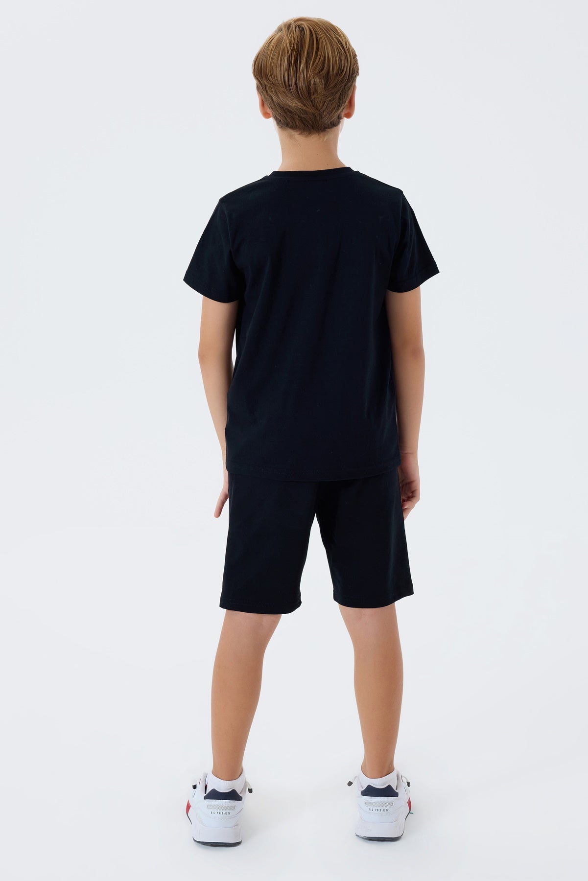 Set 2 Piese Băieți - Tricou Și Pantaloni Scurți Pe Negru Cu Imprimeu Logo