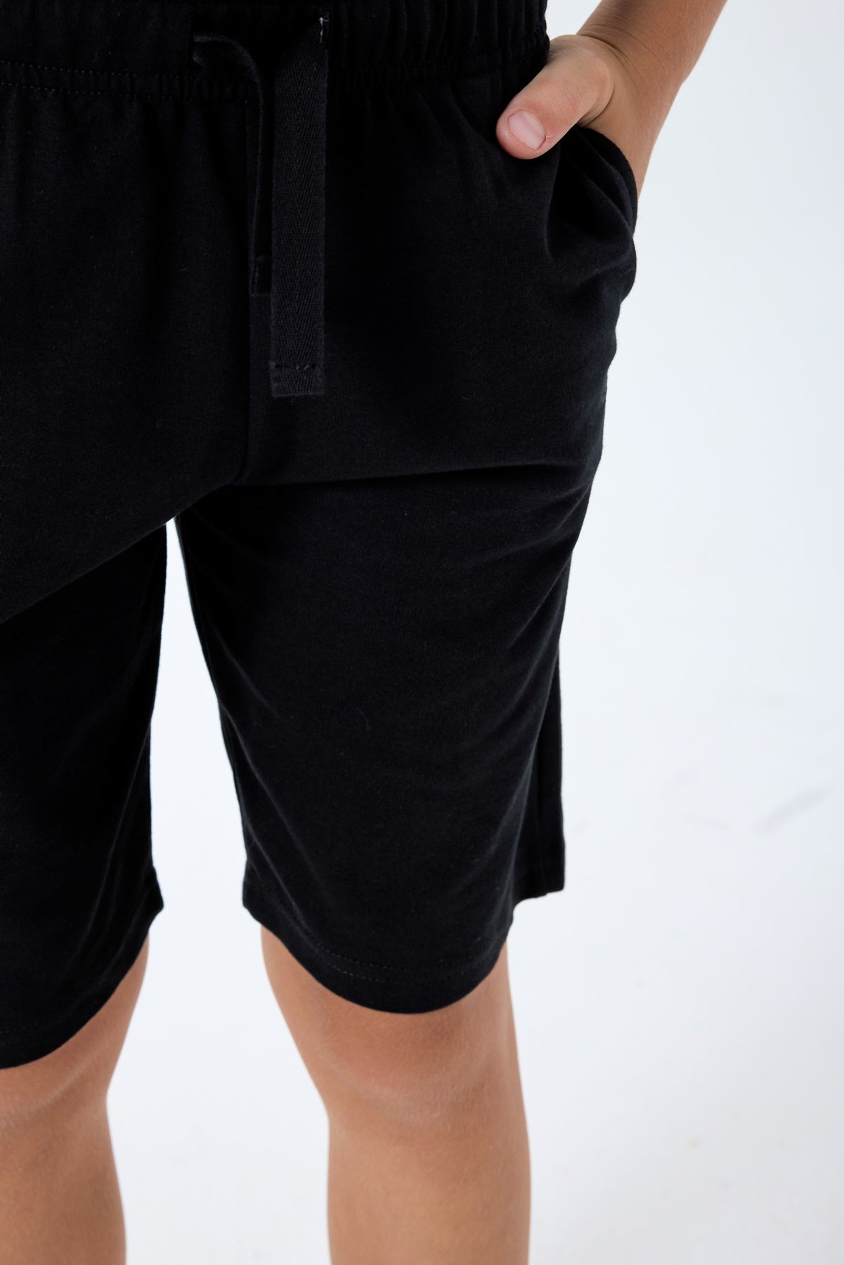 Set 2 Piese Băieți - Tricou Și Pantaloni Scurți Pe Negru Cu Imprimeu Logo