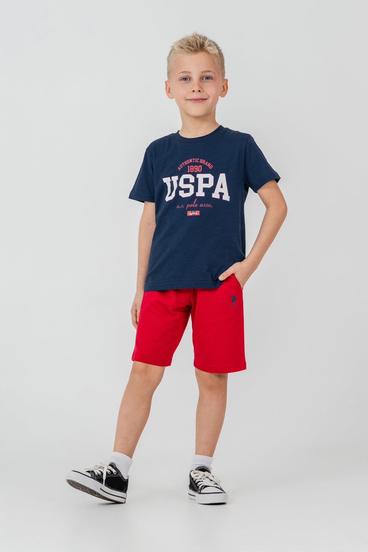 Set 2 Piese Băieți - Tricou Bleumarin Cu Print Logo Și Pantaloni Scurți Pe Roșu