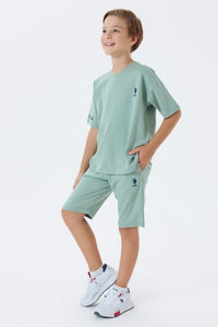 Set 2 Piese Băieți - Tricou Și Pantaloni Scurți Oversize Verde Pastel Cu Logo Brodat
