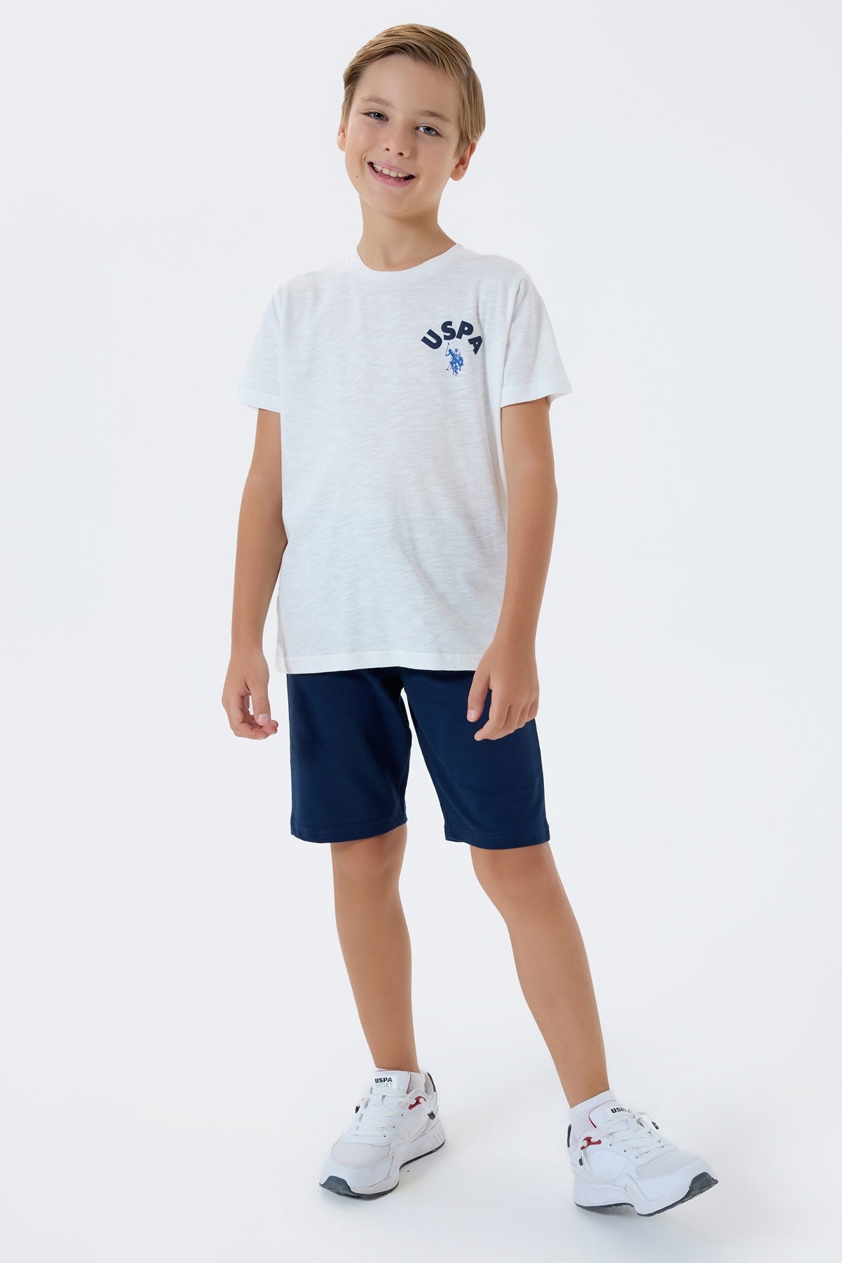 Set 2 Piese Băieți - Tricou Alb cu Print Logo Pe Spate Și Pantaloni Scurți  Bleumarin