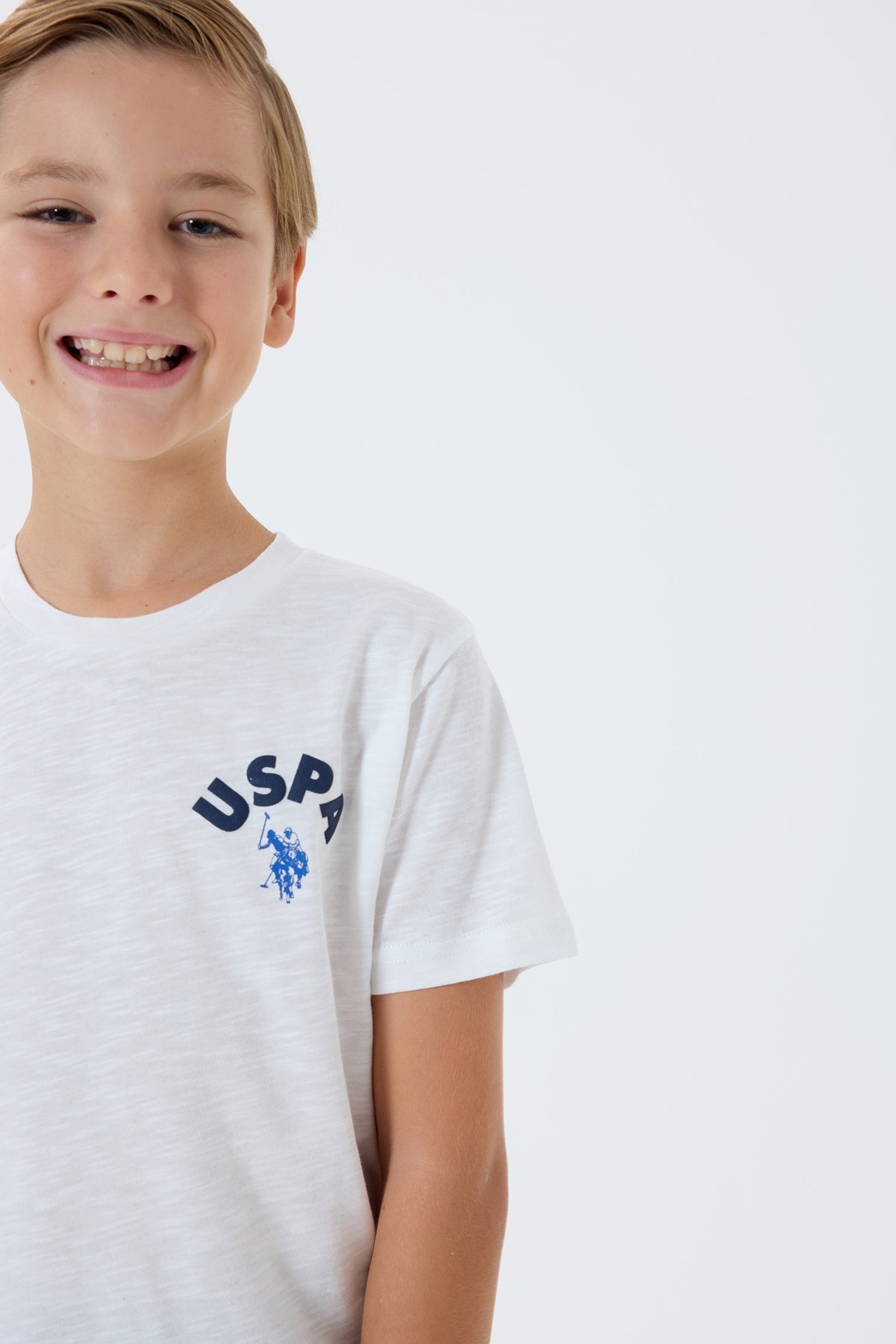 Set 2 Piese Băieți - Tricou Alb cu Print Logo Pe Spate Și Pantaloni Scurți  Bleumarin