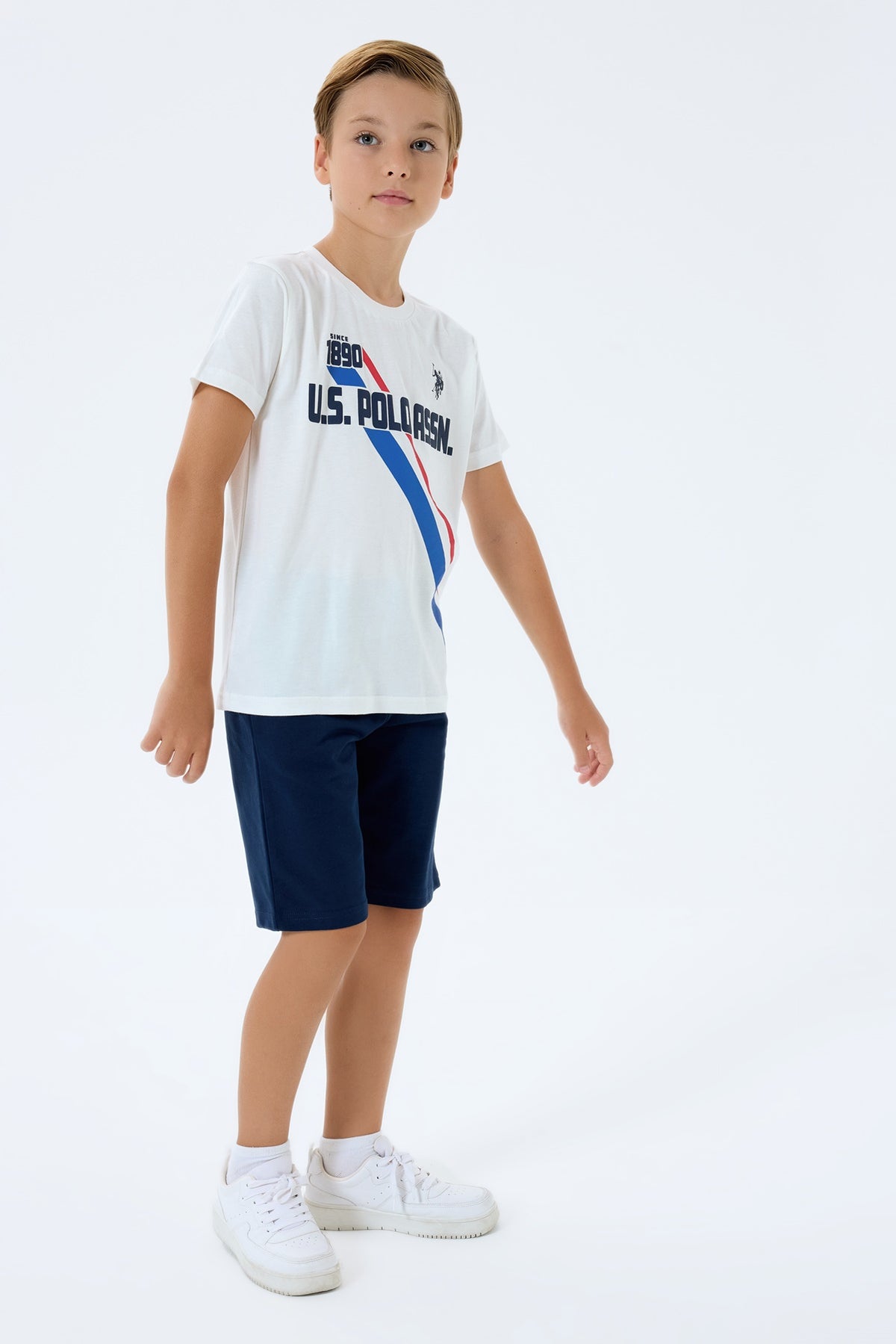 Set 2 Piese Băieți - Tricou Alb cu Print Logo Și Pantaloni Scurți  Bleumarin