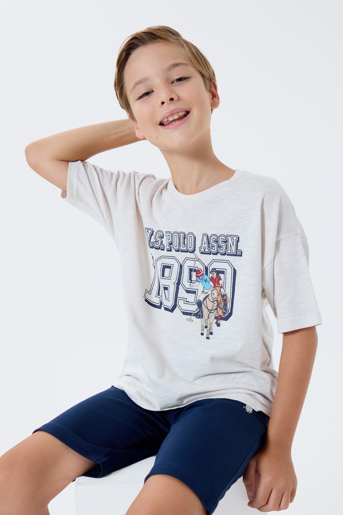 Set 2 Piese Băieți - Tricou Bej Deschis cu Print Logo Și Pantaloni Scurți  Bleumarin