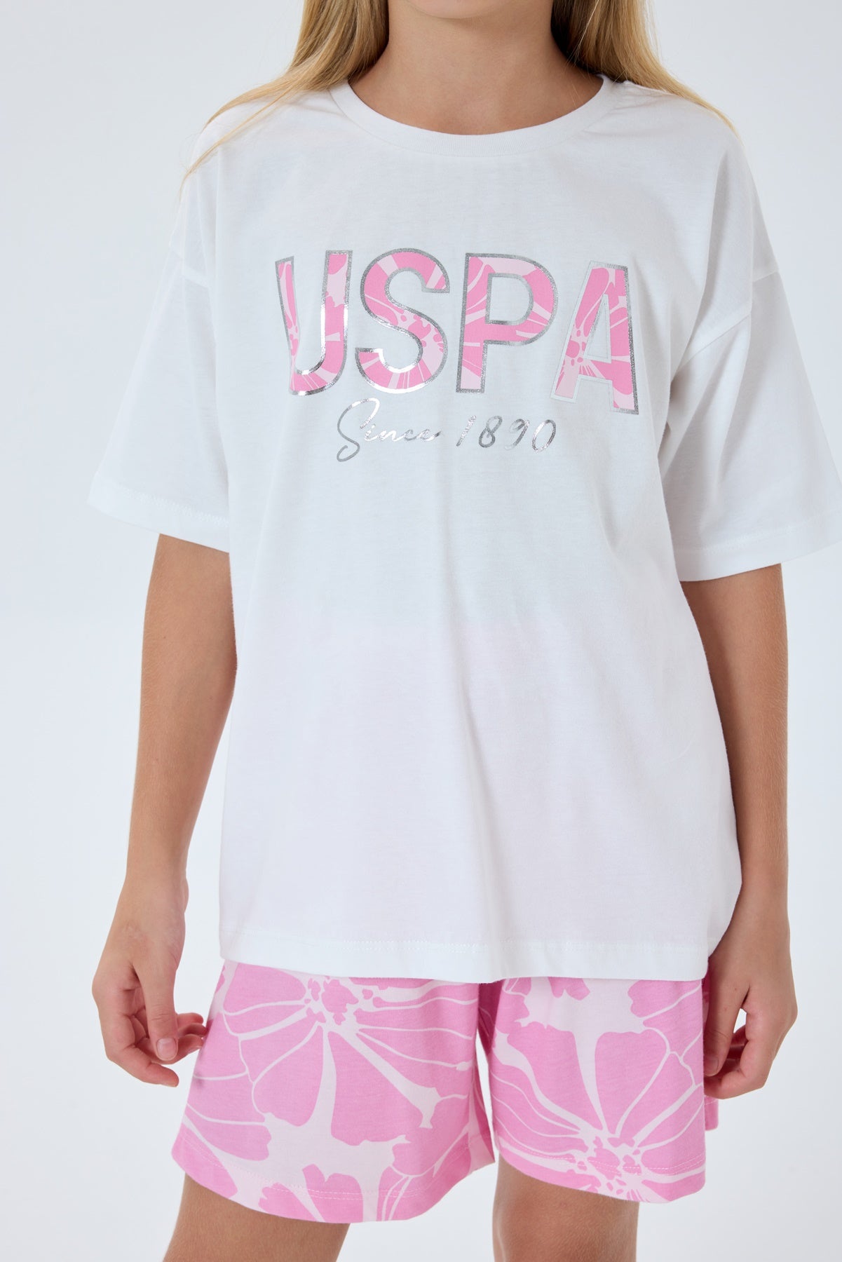 Set 2 Piese Fată - Tricou Alb Cu Logo USPA Și Pantaloni Scurți Cu Model Floral Roz