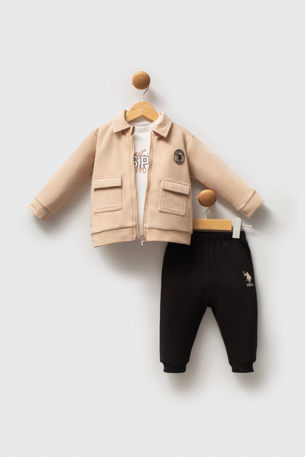 Set 3 Piese, Jacheta Bej cu Fermoar Bluza Ivory si Pantaloni Negri