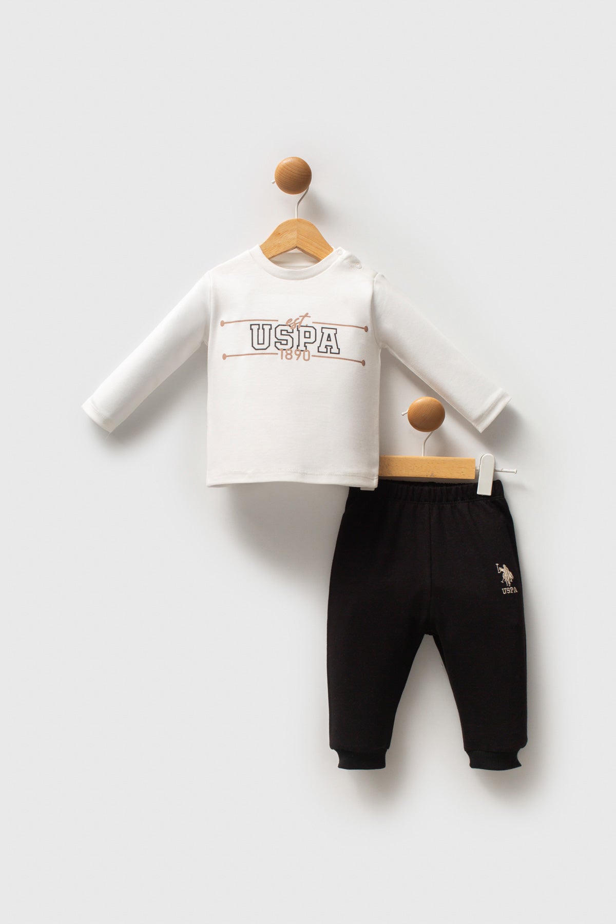 Set 3 Piese, Jacheta Bej cu Fermoar Bluza Ivory si Pantaloni Negri