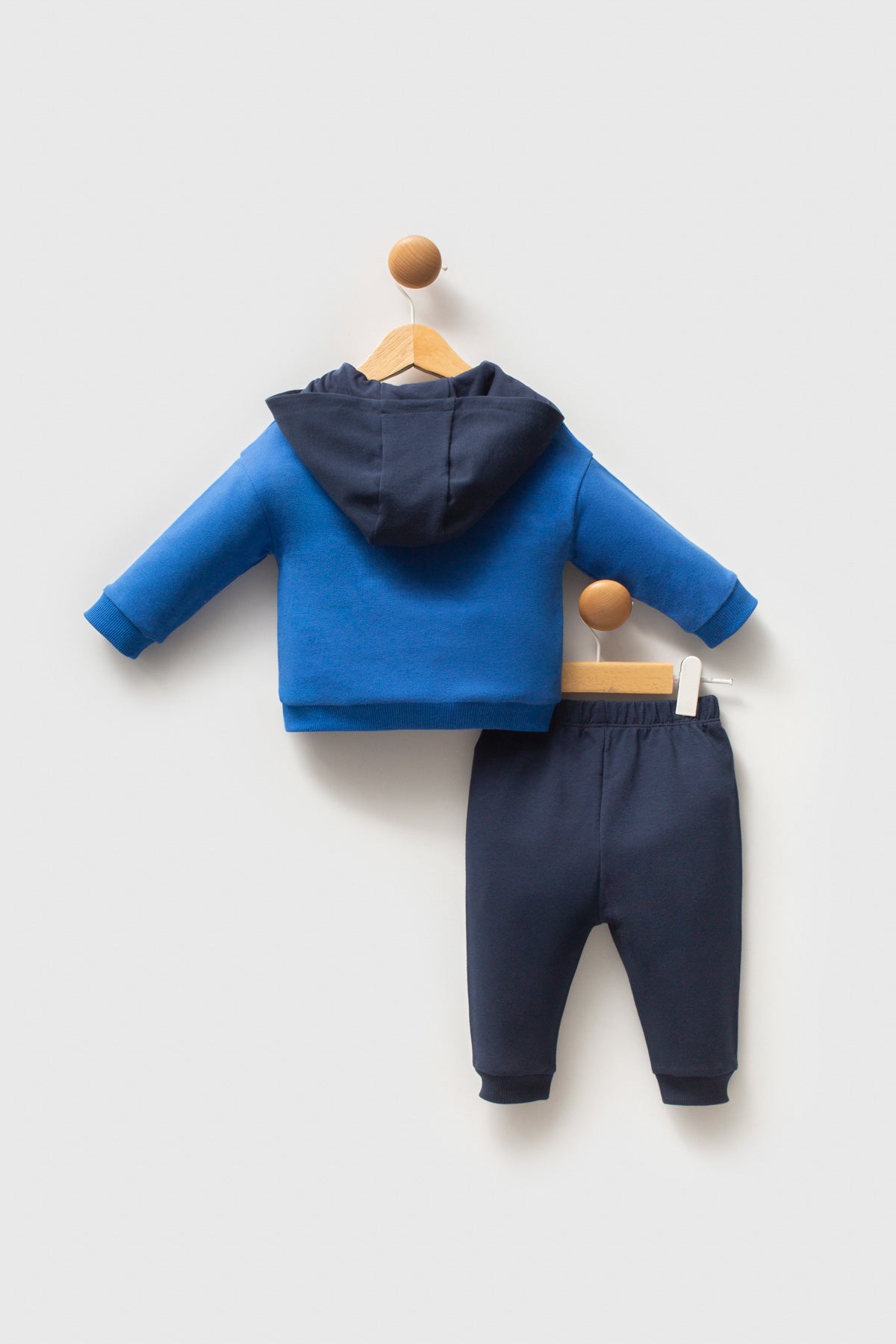 Set de pantaloni de trening si bluza de trening - 2 piese