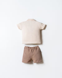Set 2 Piese Băiețel Tricou Polo Și Pantaloni Scurți Bej Cu Logo Colorat