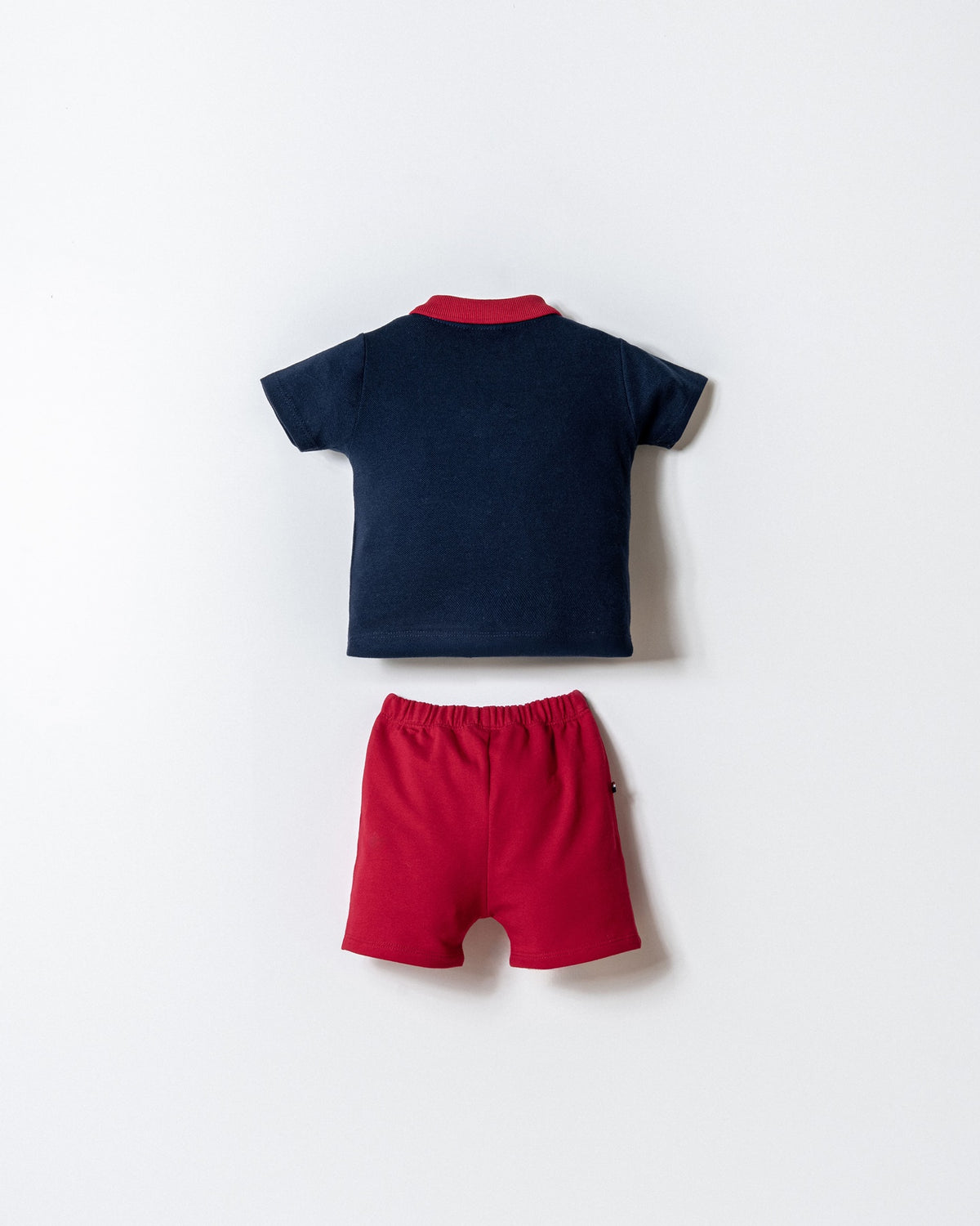 Set 2 Piese Băiețel Tricou Polo Bleumarin Și Pantaloni Scurți Roșu Cu Logo Brodat