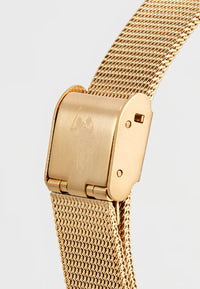 Ceas Dama Quartz Auriu cu Pietre Albe, Cadran Negru Sandblasted, Bratara Mesh Aurie